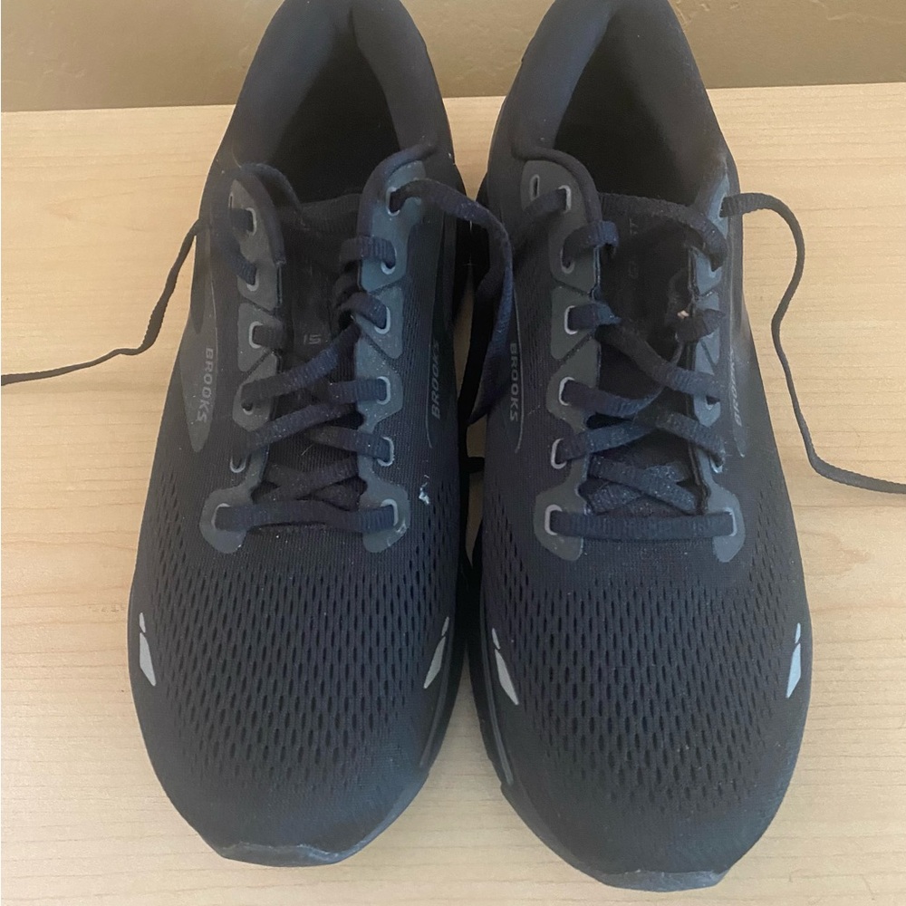 Brooks Men's Black Running Shoes
